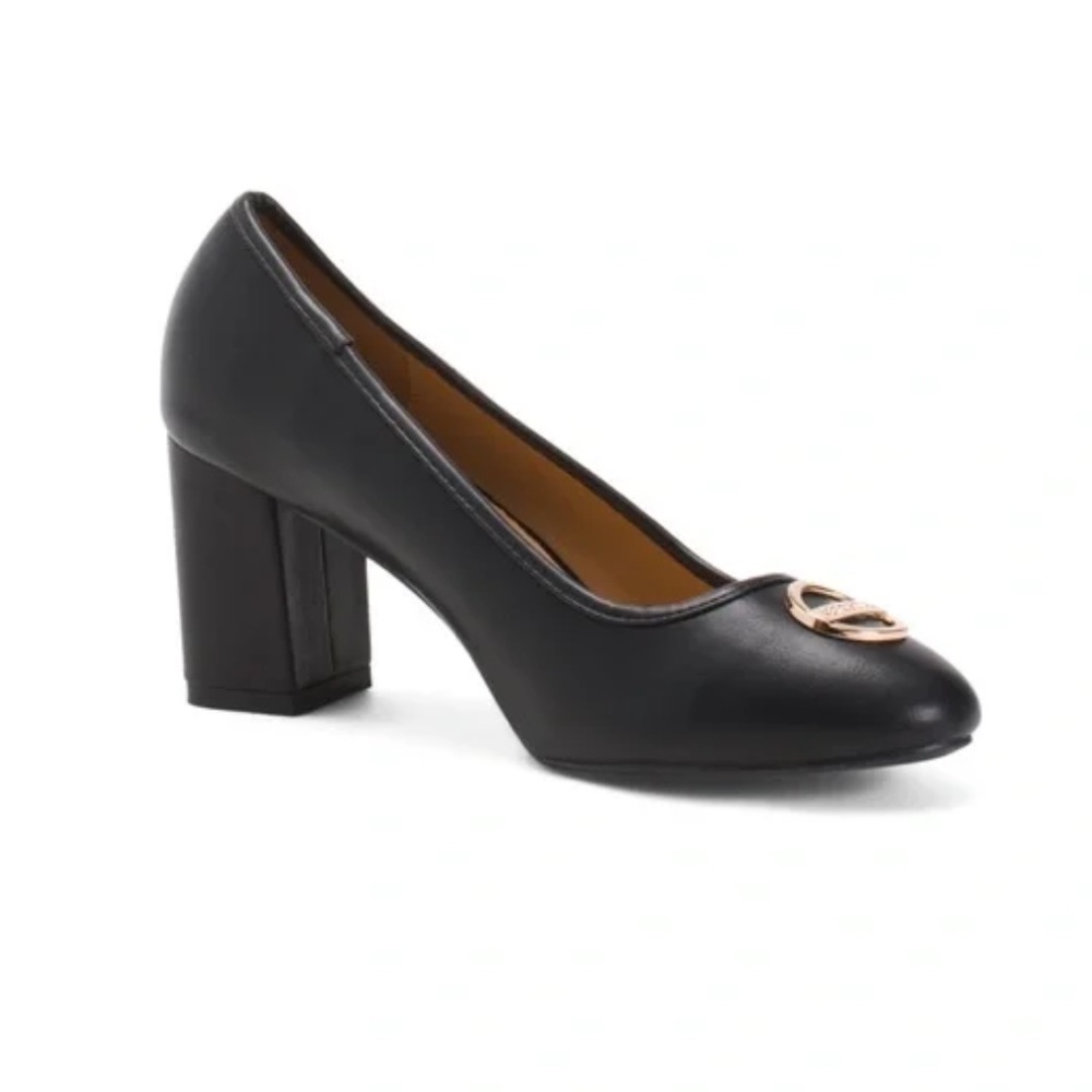 Aerosoles closed toe heels